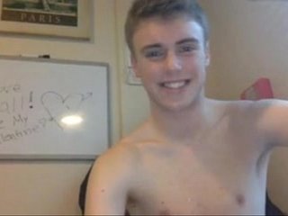 Hottie Boy Looking for Valentines Date Cums on Cam - more at menoncum.com